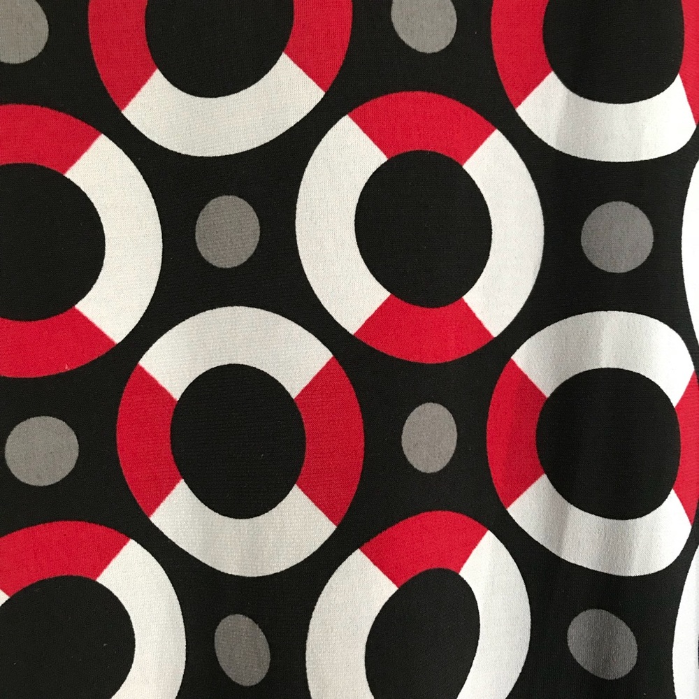 Dressbarn Top, Size M, Red/Blk/Wht - Picture 8 of 8